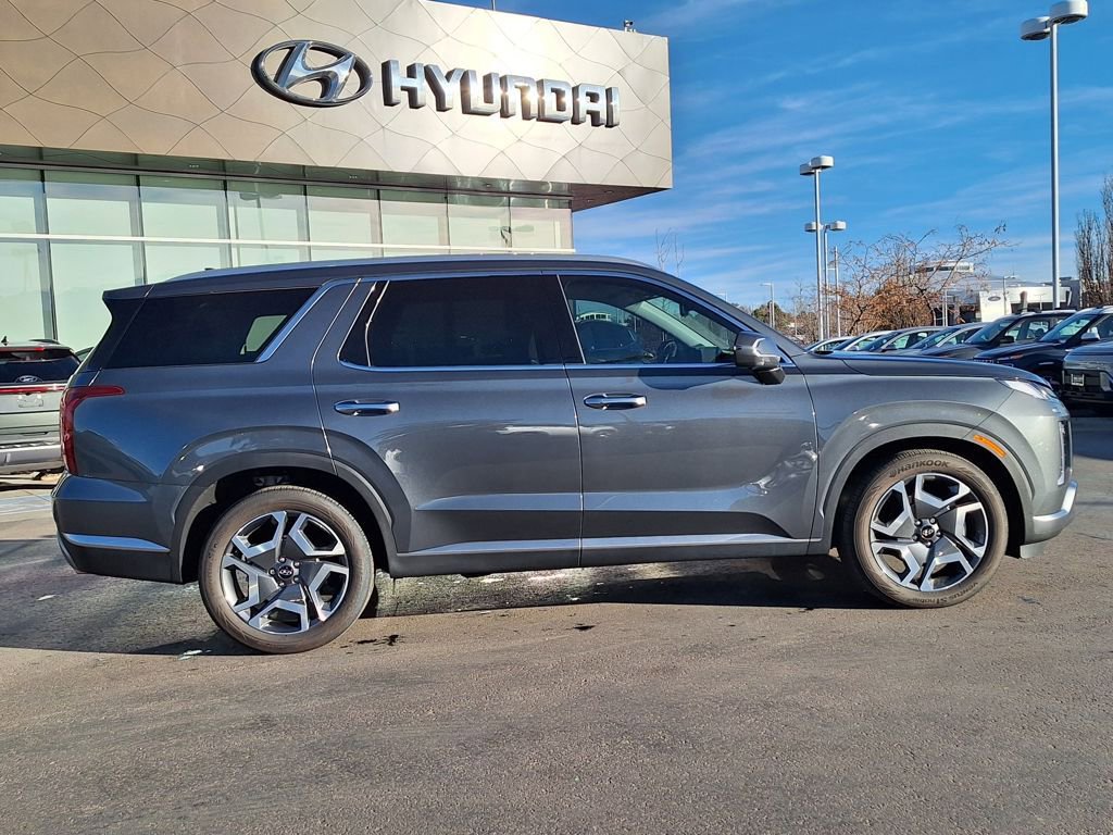 Used 2024 Hyundai Palisade SEL w/ Premium Package image 2