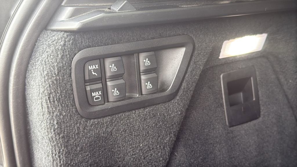 Used 2020 BMW X7 xDrive40i w/ Premium Package image 21