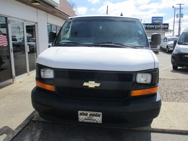 Used 2017 Chevrolet Express 3500 Extended image 2