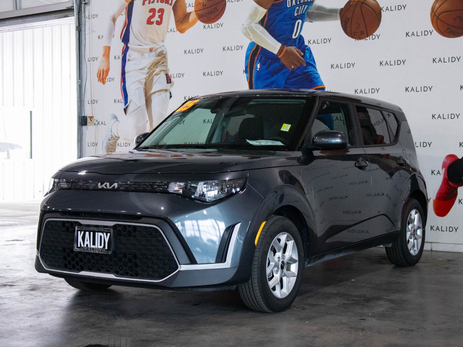 Used 2025 Kia Soul LX FWD image 19