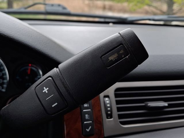 Used 2013 Chevrolet Avalanche LS image 14