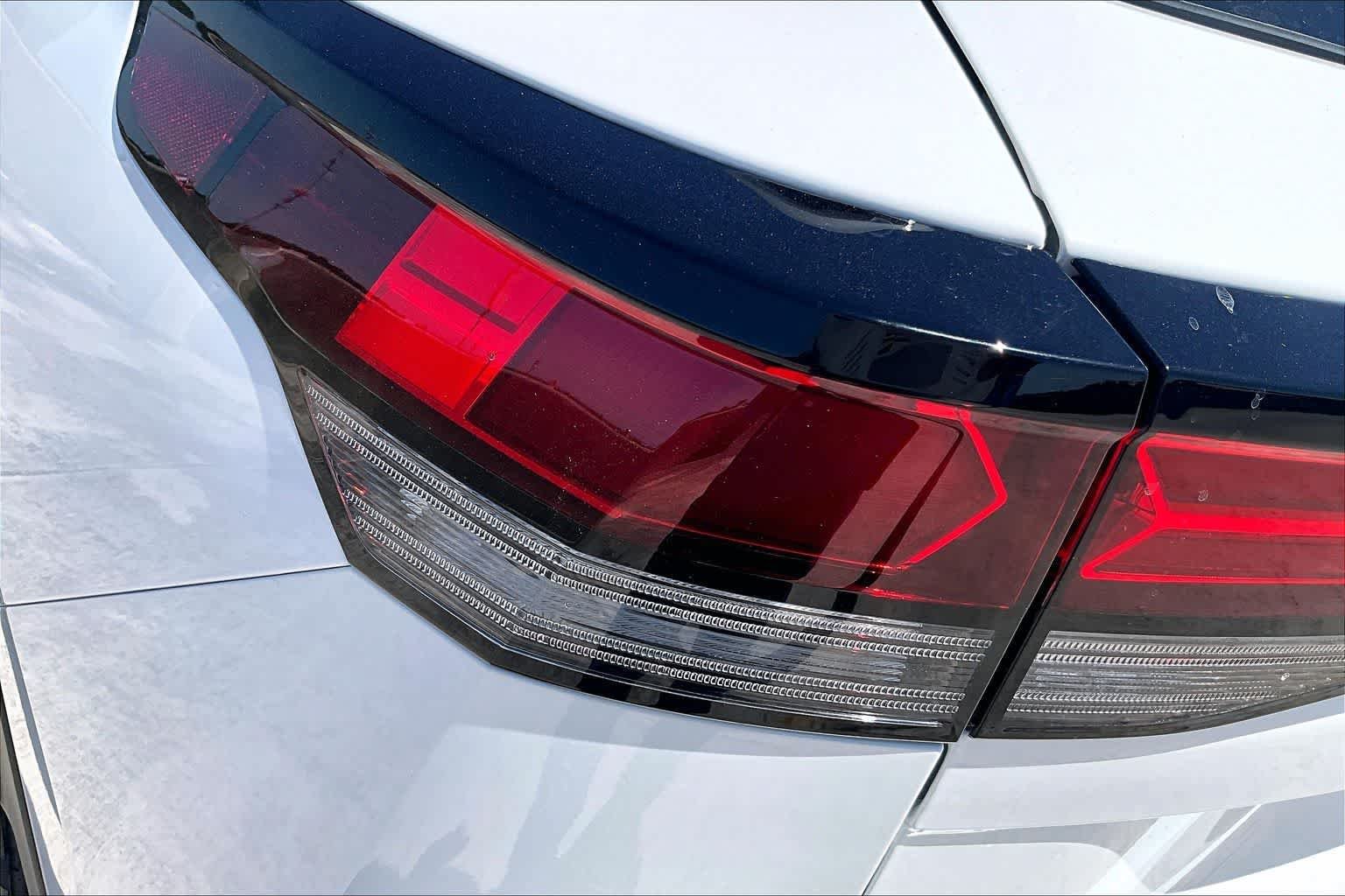 New 2026 Volkswagen Tiguan SE FWD image 14