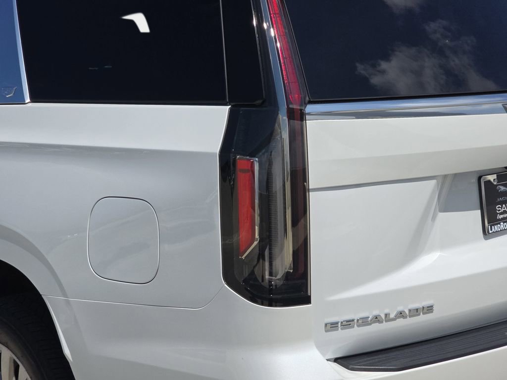 Used 2024 Cadillac Escalade Premium Luxury RWD image 40