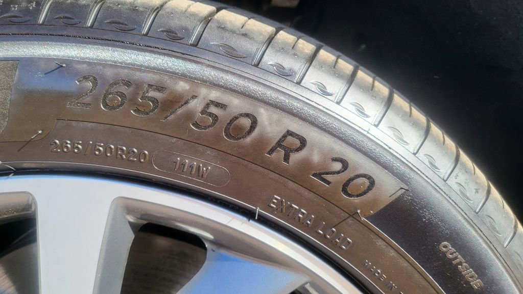 Used 2025 Genesis GV80 2.5T Advanced AWD/4WD image 15