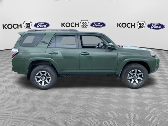 Used 2022 Toyota 4Runner TRD Off-Road Premium w/ Moonroof Package AWD/4WD image 9