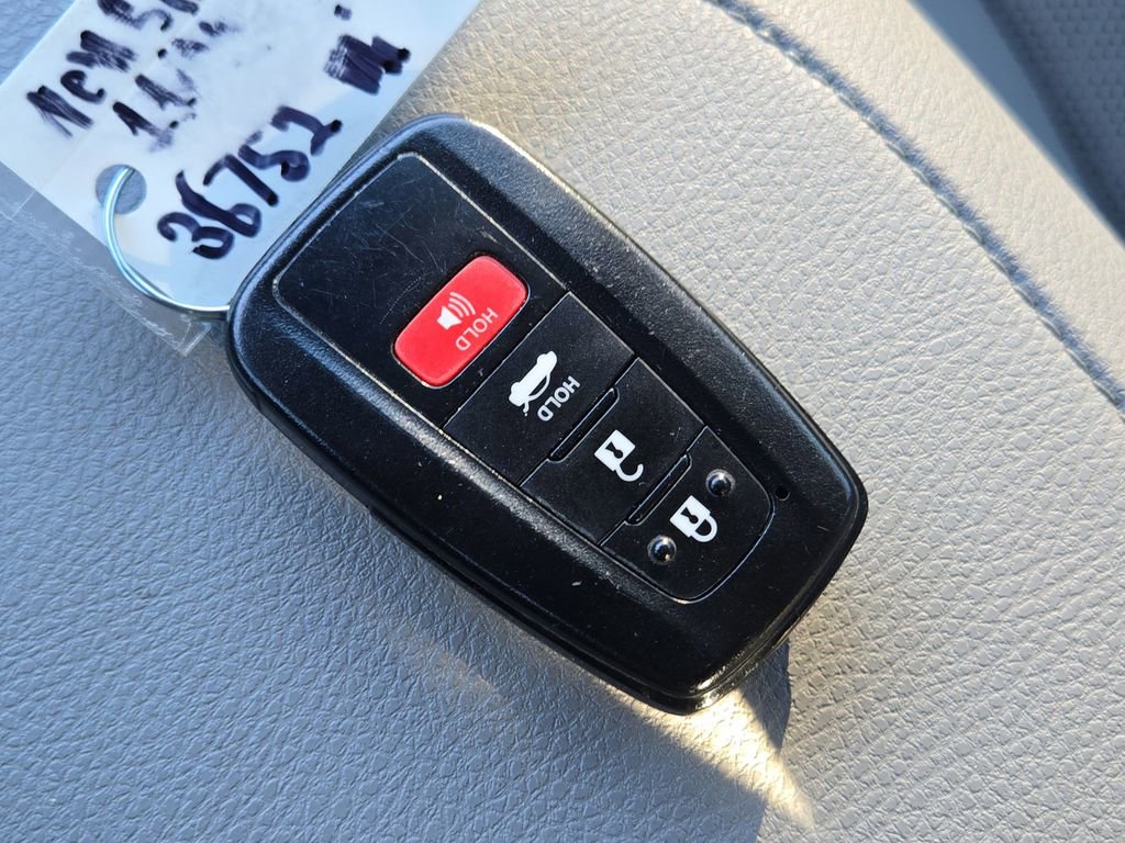 Used 2020 Toyota Camry XSE image 34