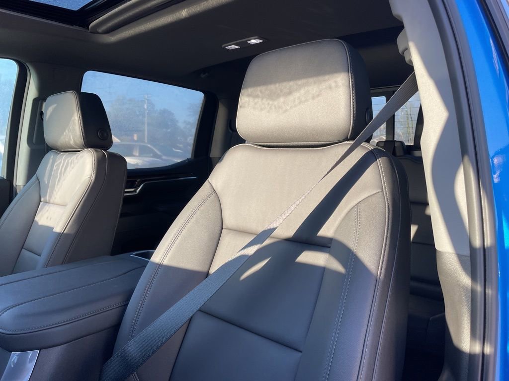 Used 2025 Chevrolet Silverado 1500 LT Trail Boss w/ Convenience Package II image 8