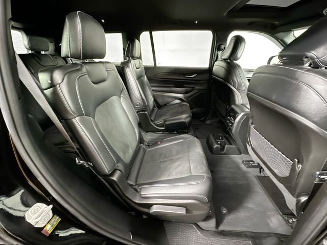 Used 2024 Jeep Grand Cherokee L Altitude AWD/4WD image 29