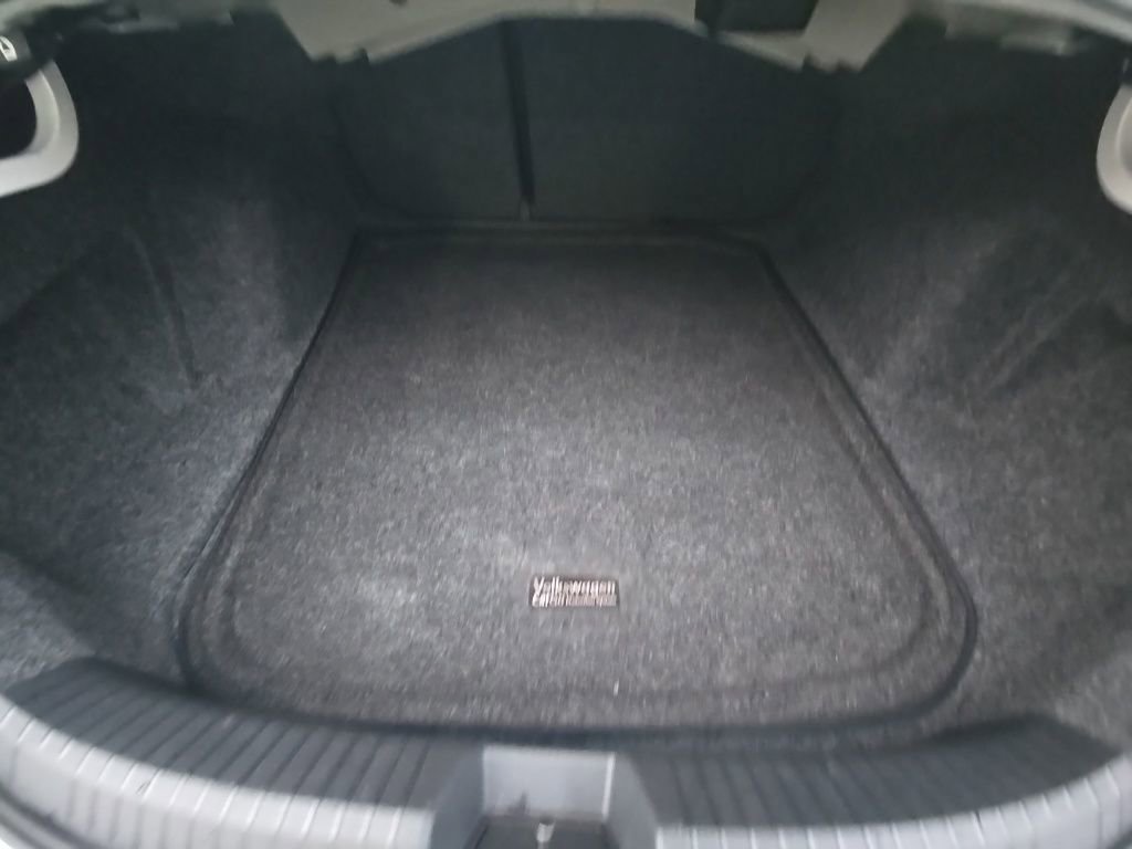 Used 2025 Volkswagen Jetta SE w/ Sunroof Package image 27