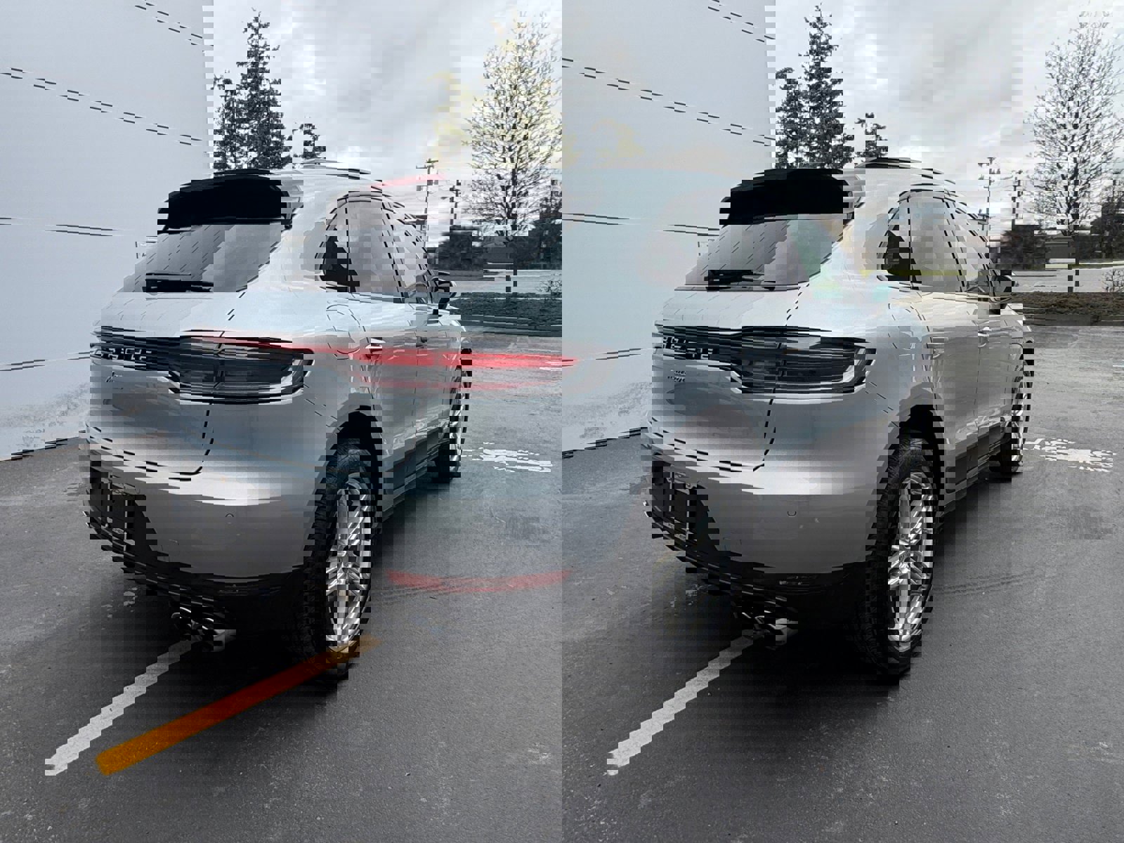 Certified 2020 Porsche Macan image 7