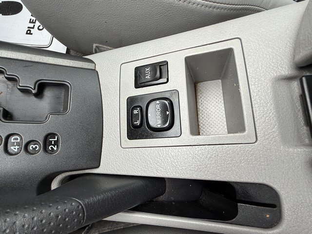 Used 2010 Toyota RAV4 Limited AWD/4WD image 35