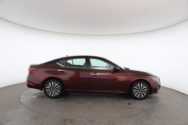 Used 2023 Nissan Altima 2.5 SV FWD image 23