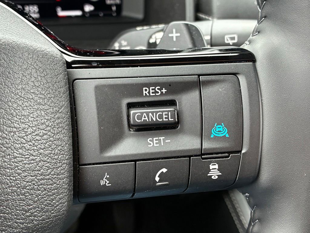 Used 2025 Nissan Rogue Platinum w/ Platinum Premium Package AWD/4WD image 15