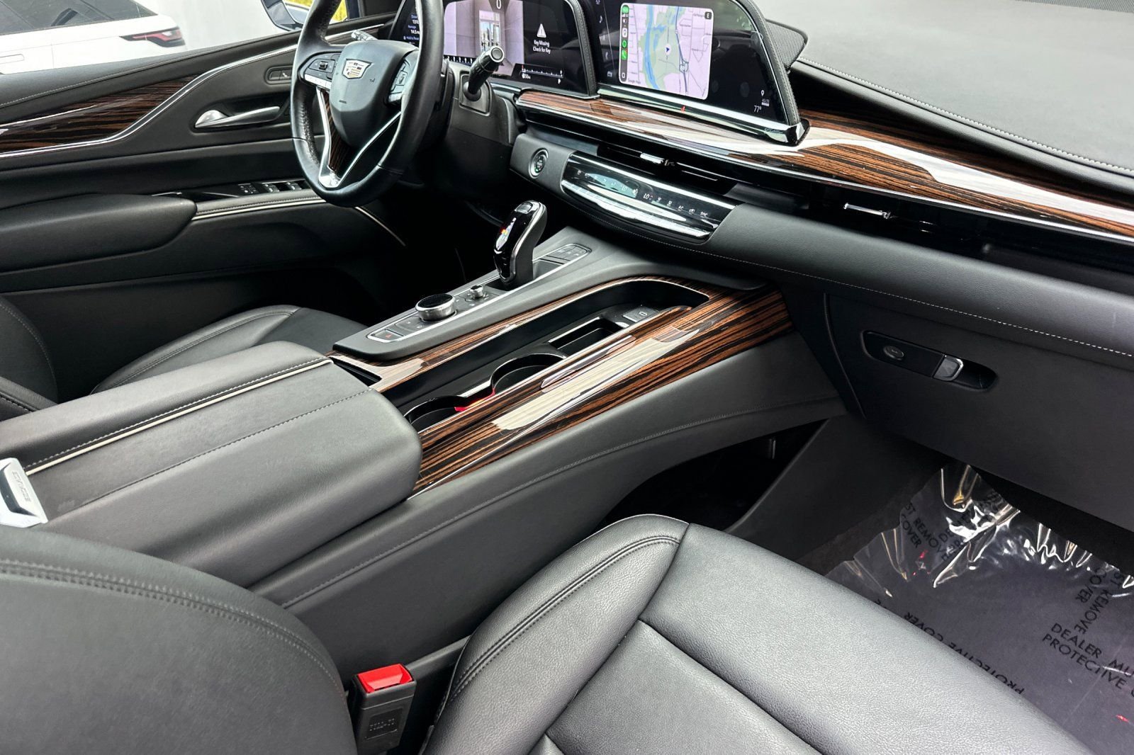 Used 2024 Cadillac Escalade Luxury image 19