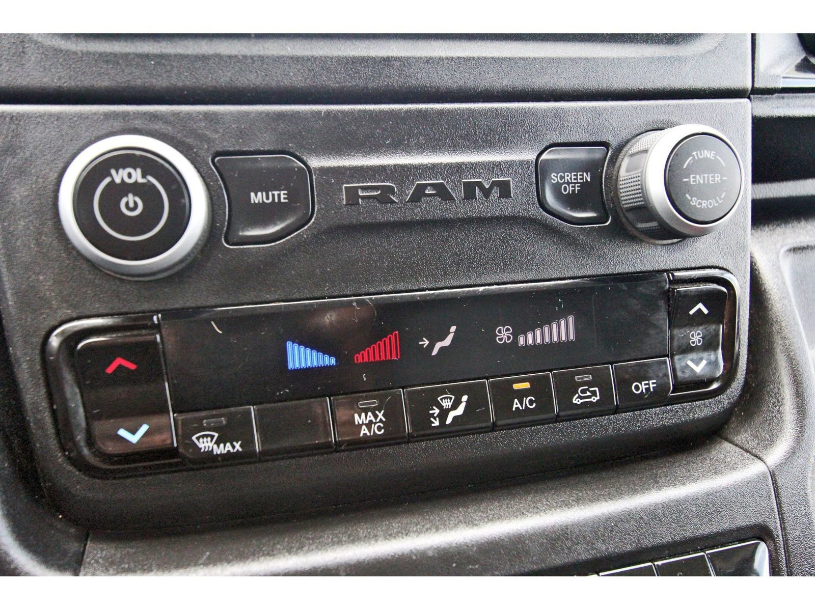 Used 2023 RAM ProMaster 2500 image 27