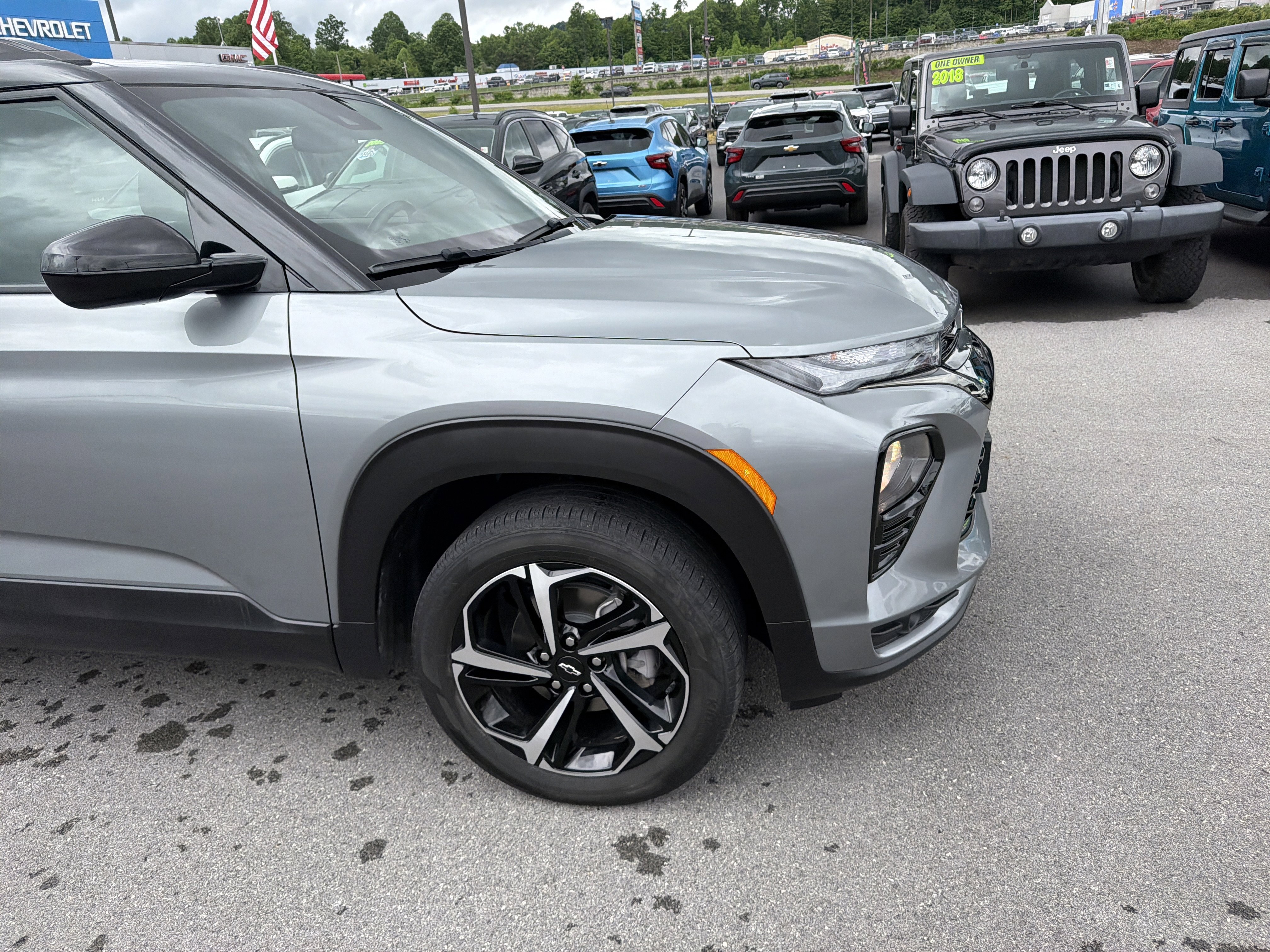 Used 2023 Chevrolet TrailBlazer RS w/ Convenience Package AWD/4WD image 4