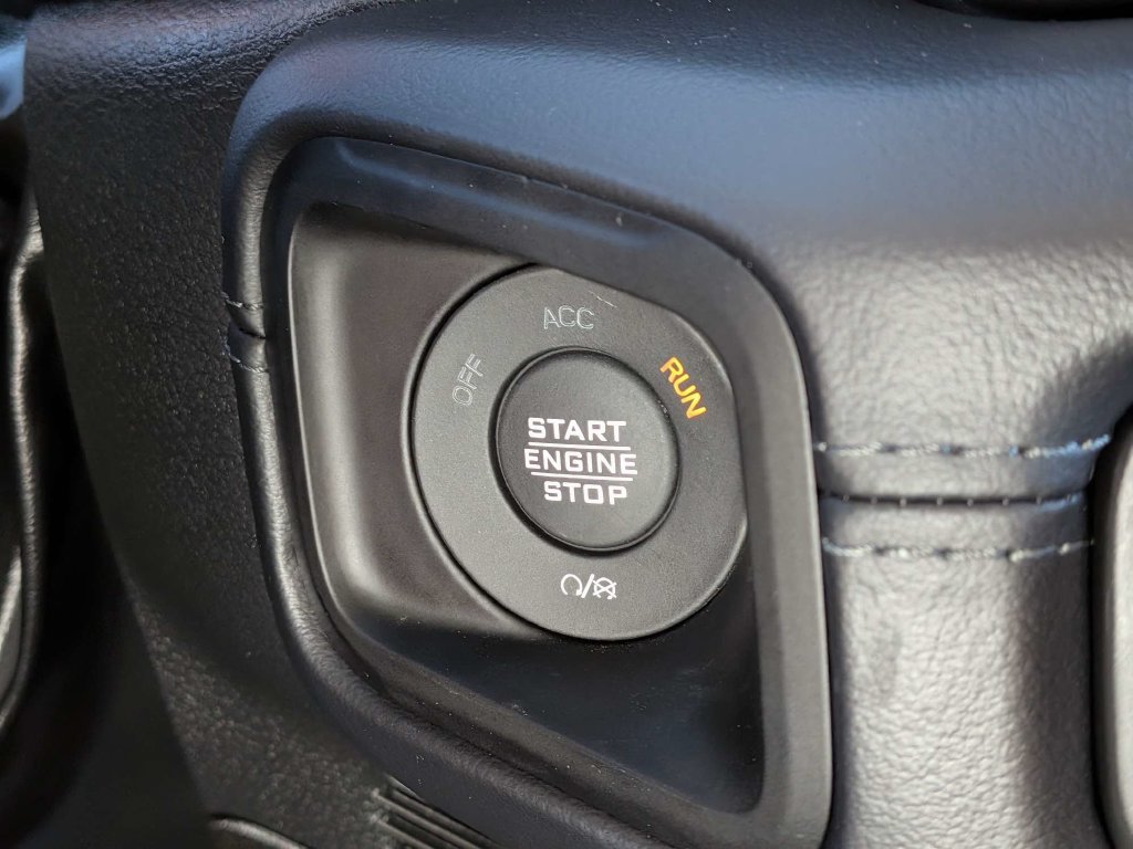 Used 2026 Jeep Wrangler Unlimited Sahara AWD/4WD image 28