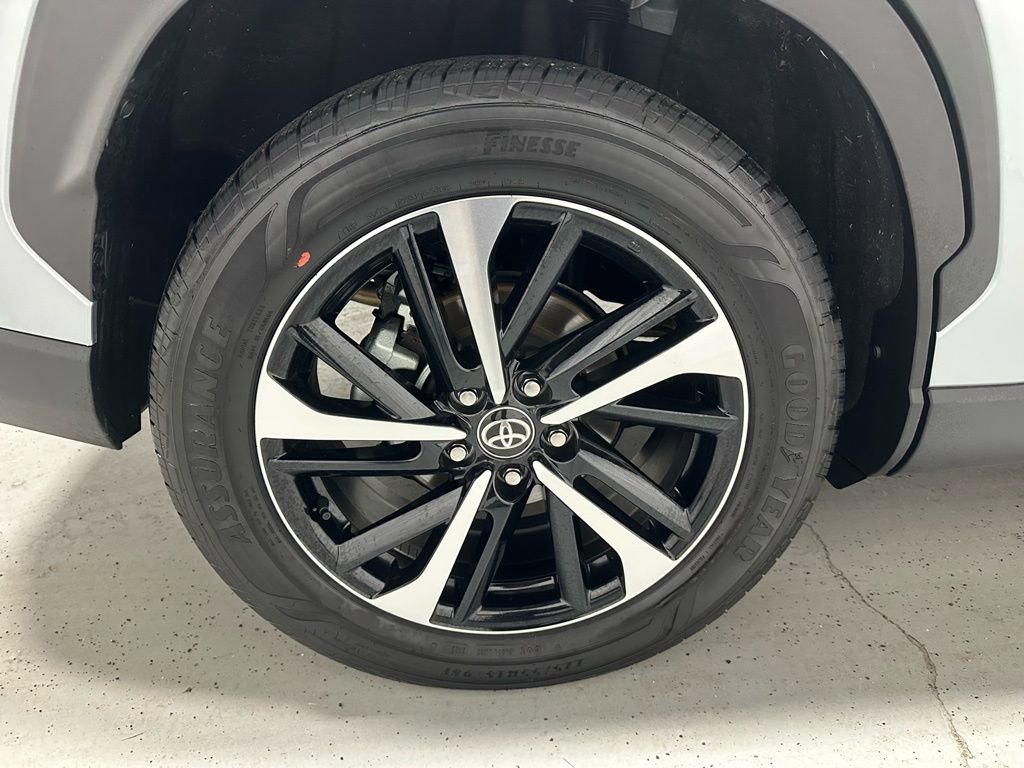 Used 2025 Toyota Corolla Cross XSE w/ Convenience Package image 65