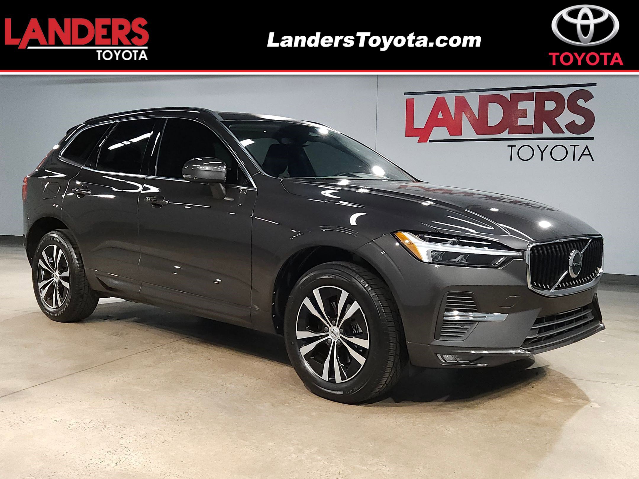 Used 2023 Volvo XC60 B5 Core image 1