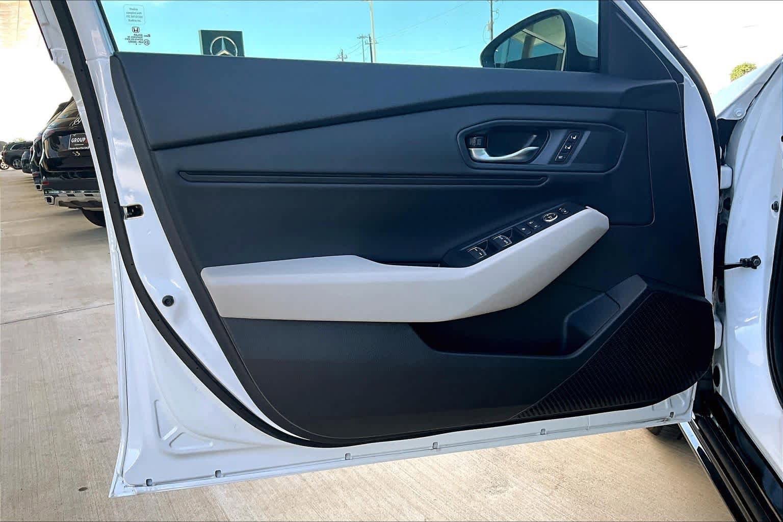 Used 2025 Honda Accord EX-L image 19