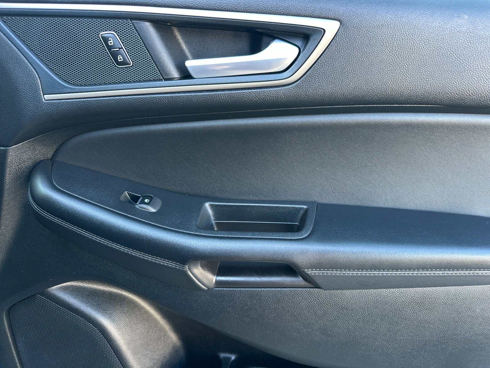 Used 2024 Ford Edge SEL image 20