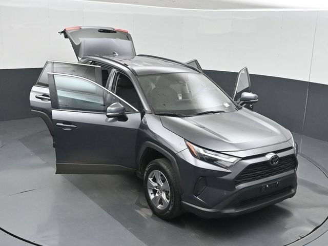 Used 2025 Toyota RAV4 XLE AWD/4WD image 57