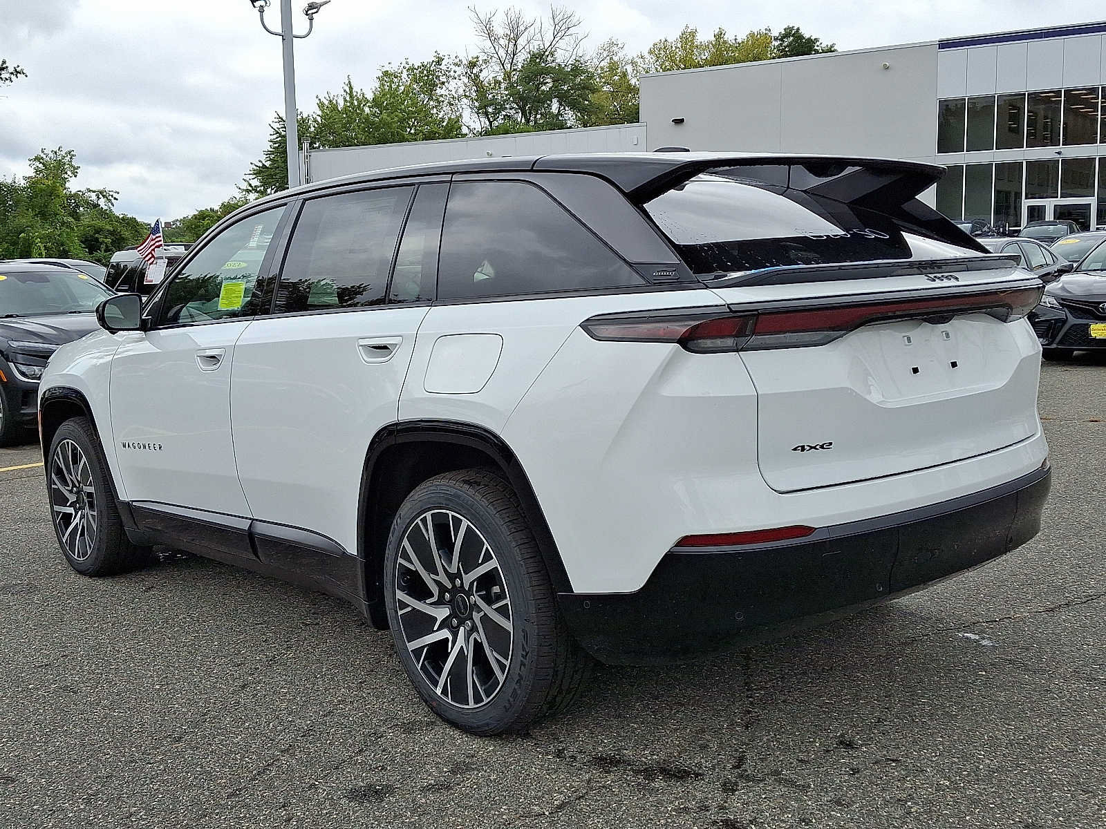 New 2025 Jeep Wagoneer S Limited w/ Comfort Package AWD/4WD image 3