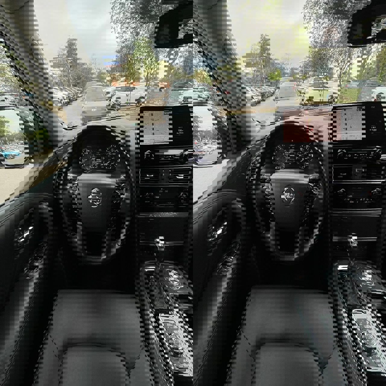 Used 2024 Nissan Armada SV image 11