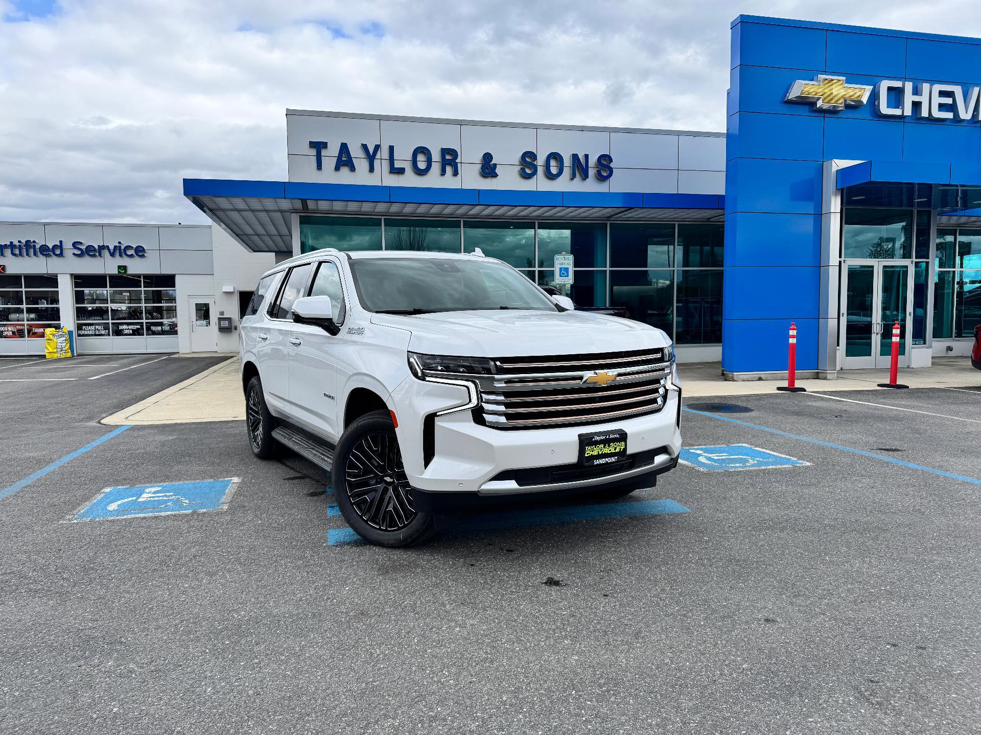 Used 2024 Chevrolet Tahoe High Country image 1