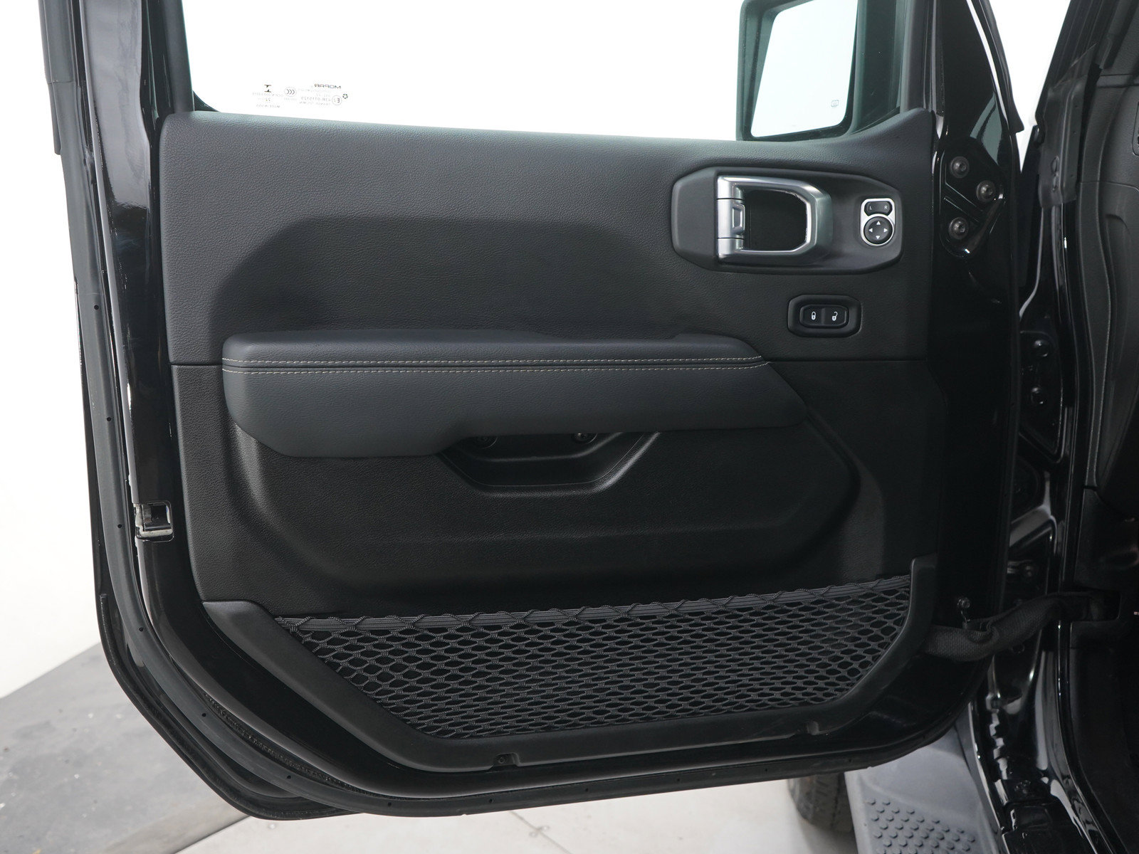 Used 2023 Jeep Wrangler Unlimited Sahara AWD/4WD image 20