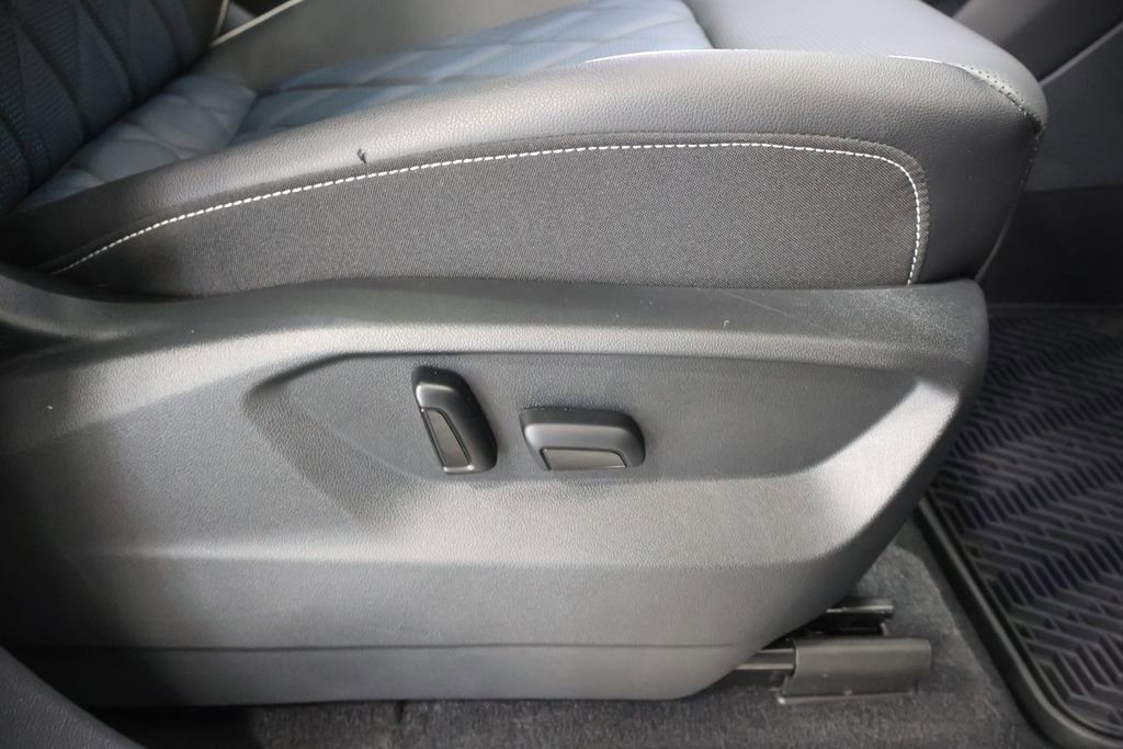 Used 2024 Volkswagen Atlas Cross Sport SEL Premium R-Line image 22