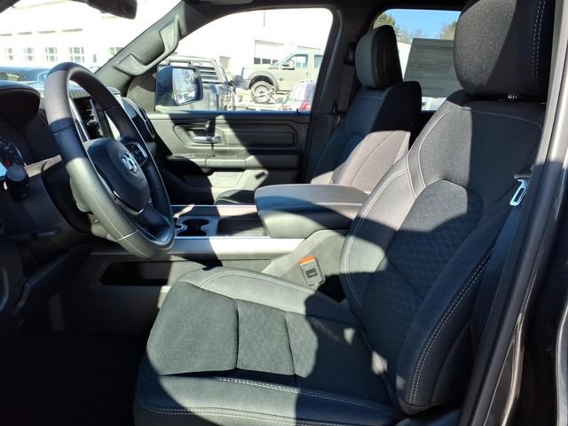 Used 2026 RAM 1500 Express AWD/4WD image 13