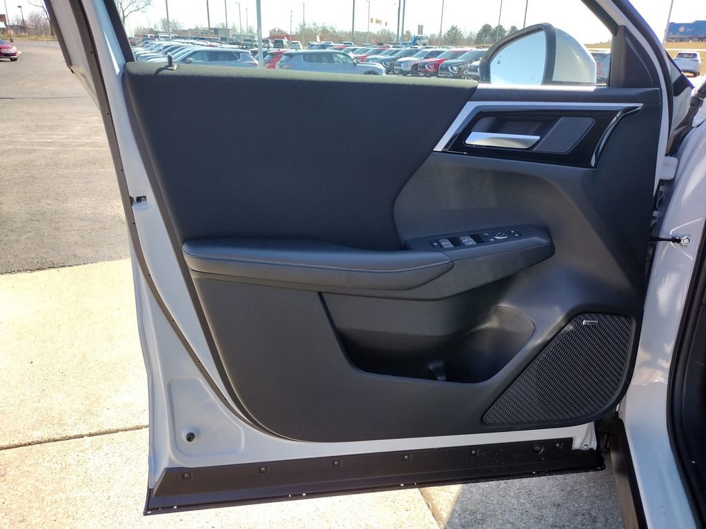 New 2026 Mitsubishi Outlander ES image 28