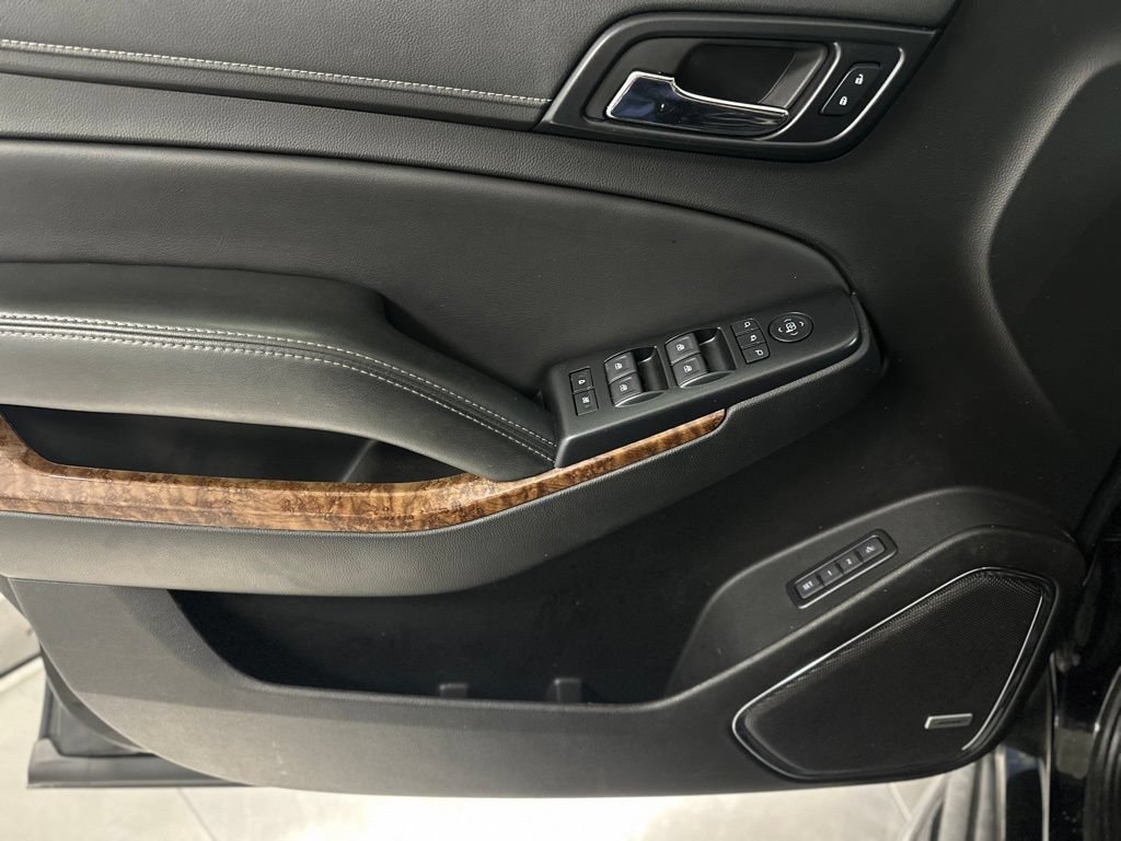 Used 2017 Chevrolet Suburban Premier RWD image 17