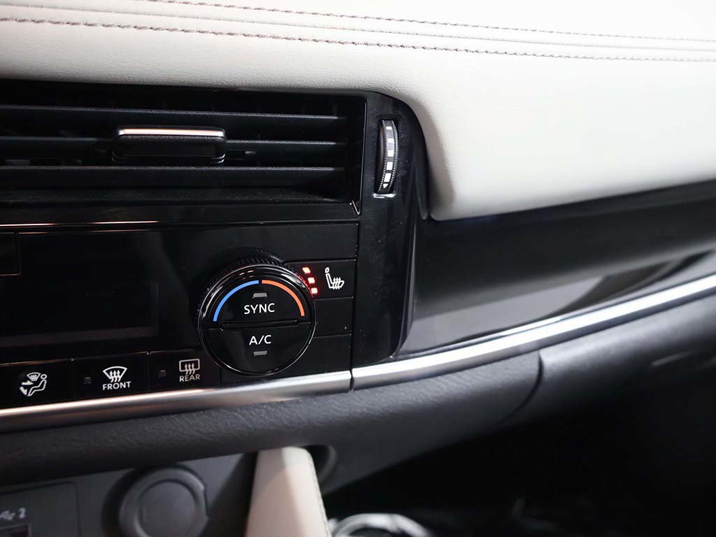 Used 2023 Nissan Rogue SL w/ SL Premium Package FWD image 50