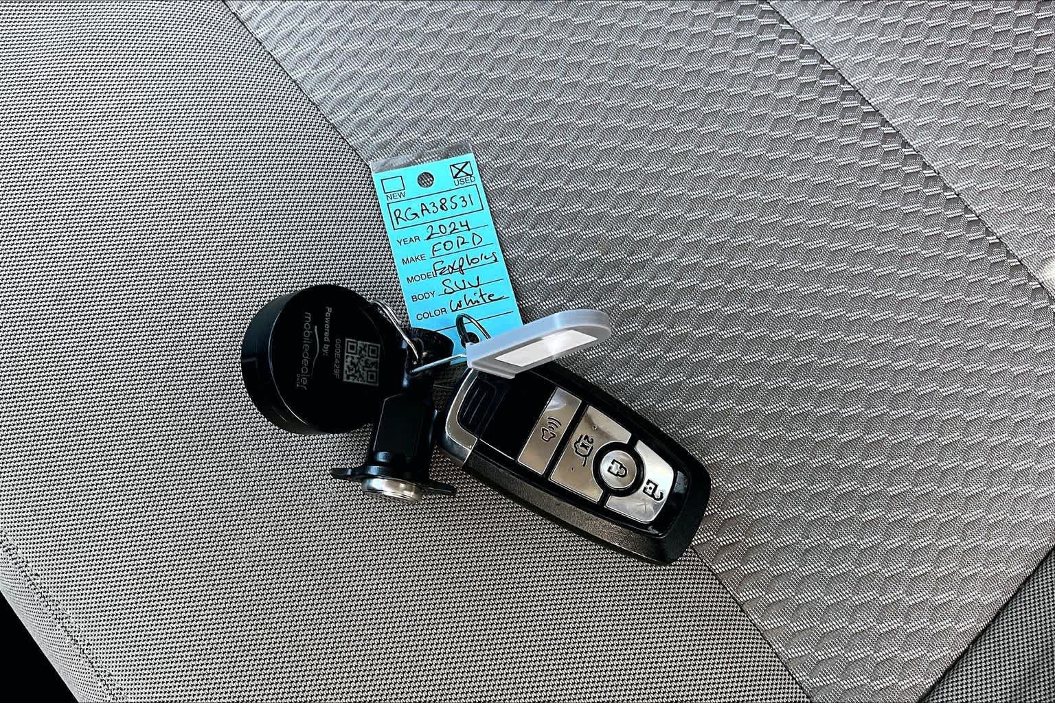 Used 2024 Ford Explorer XLT AWD/4WD image 15