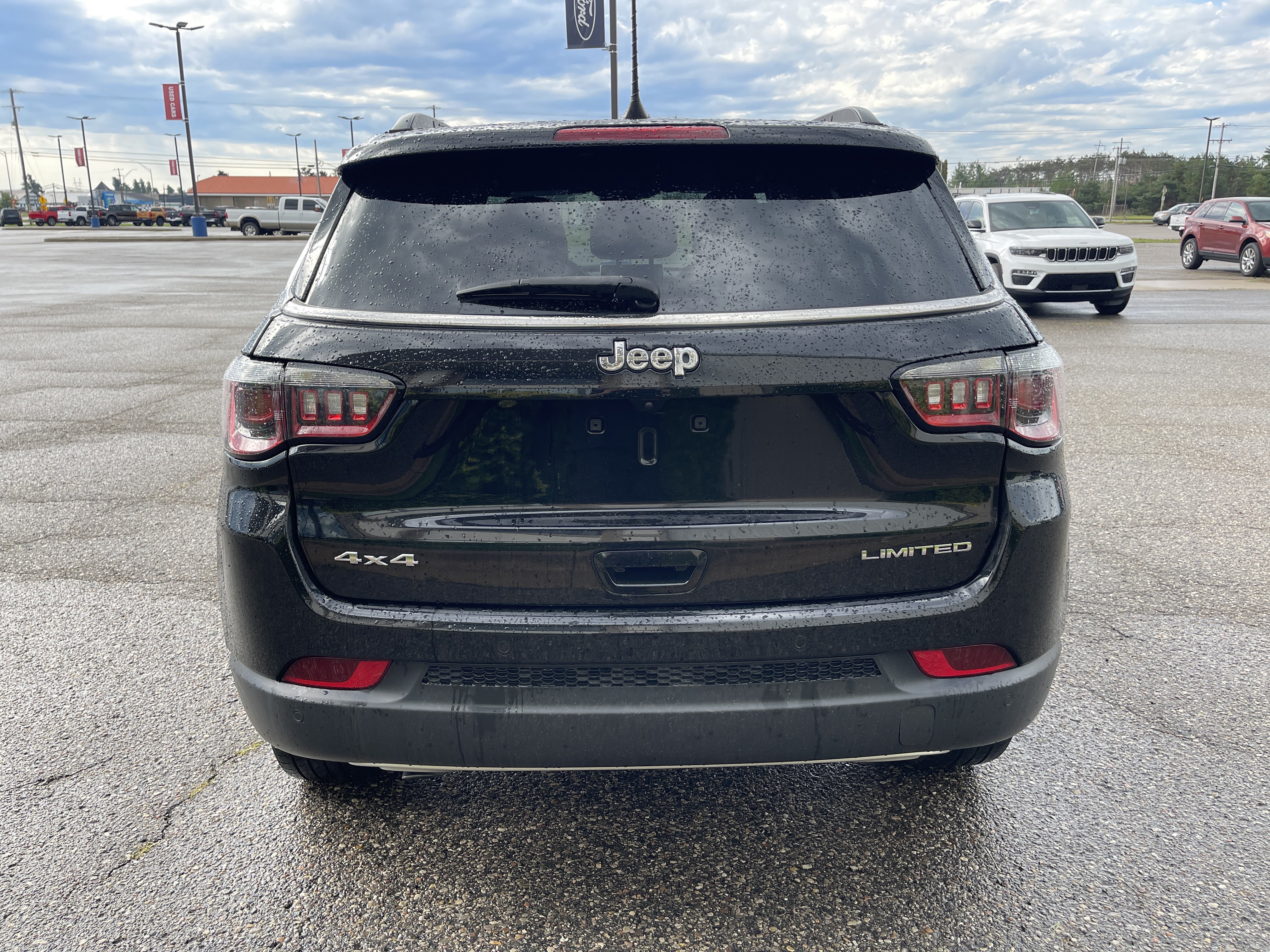 Used 2023 Jeep Compass Limited AWD/4WD image 5