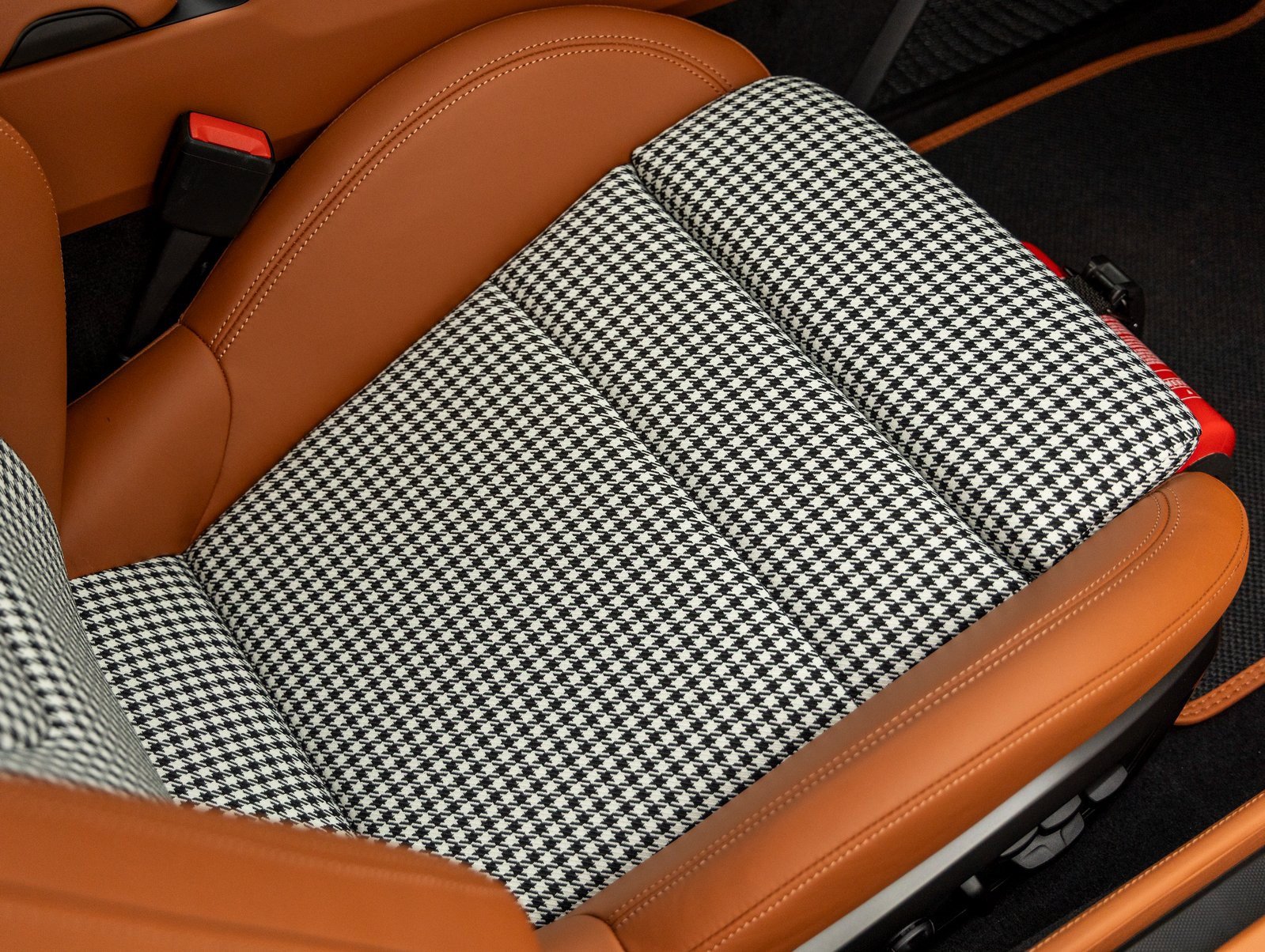 Certified 2023 Porsche 911 Sport Classic image 43