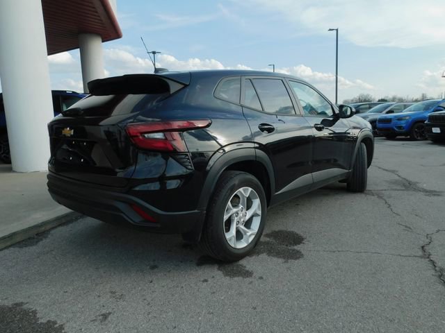 Used 2024 Chevrolet Trax LS w/ LS Convenience Package image 28