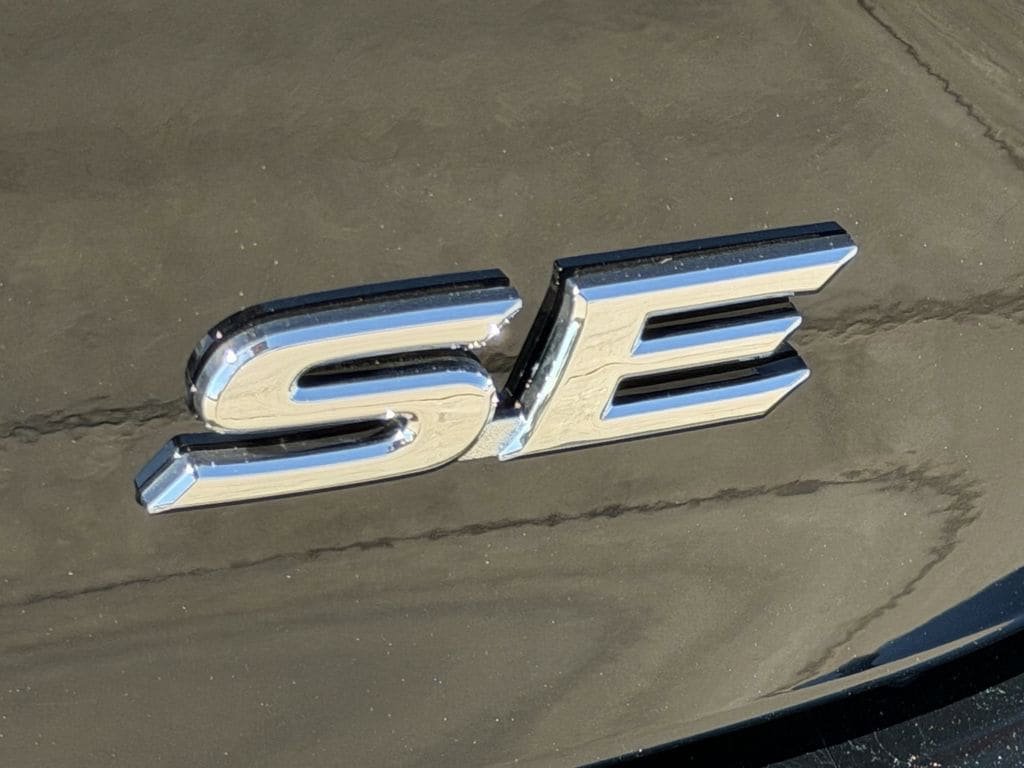 Used 2026 Toyota Camry SE FWD image 11