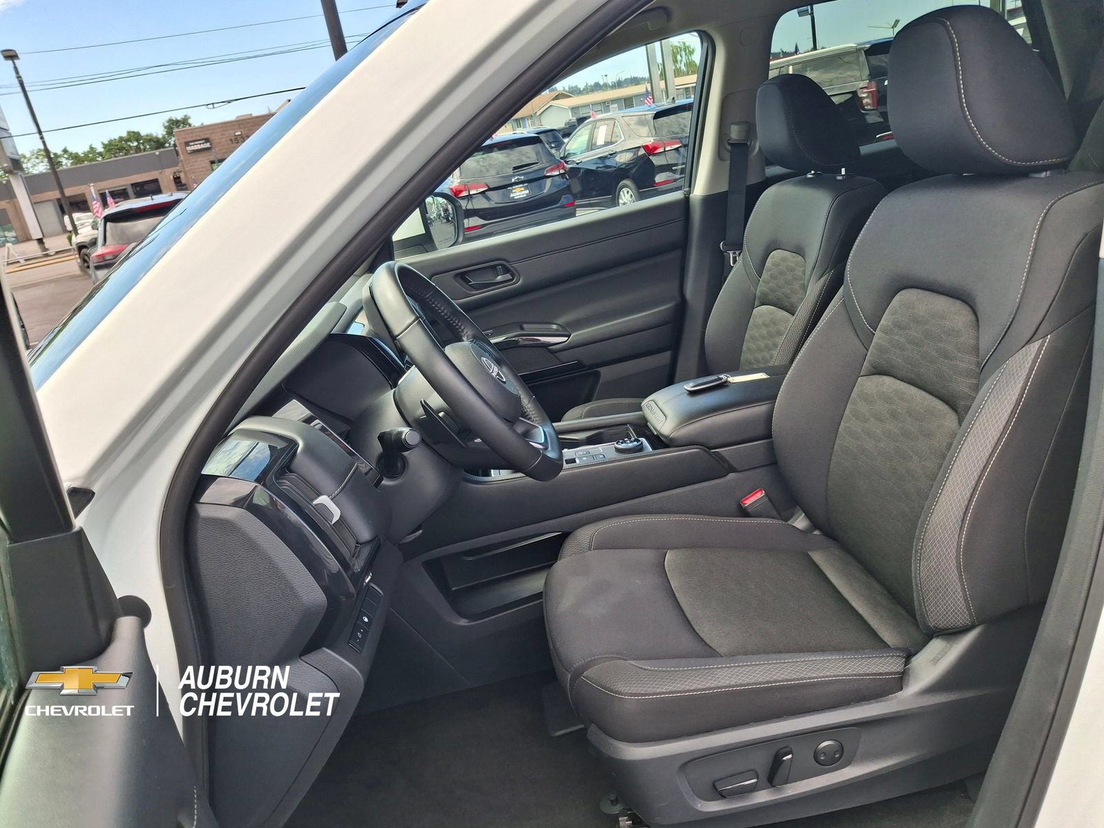 Used 2024 Nissan Pathfinder SV AWD/4WD image 15