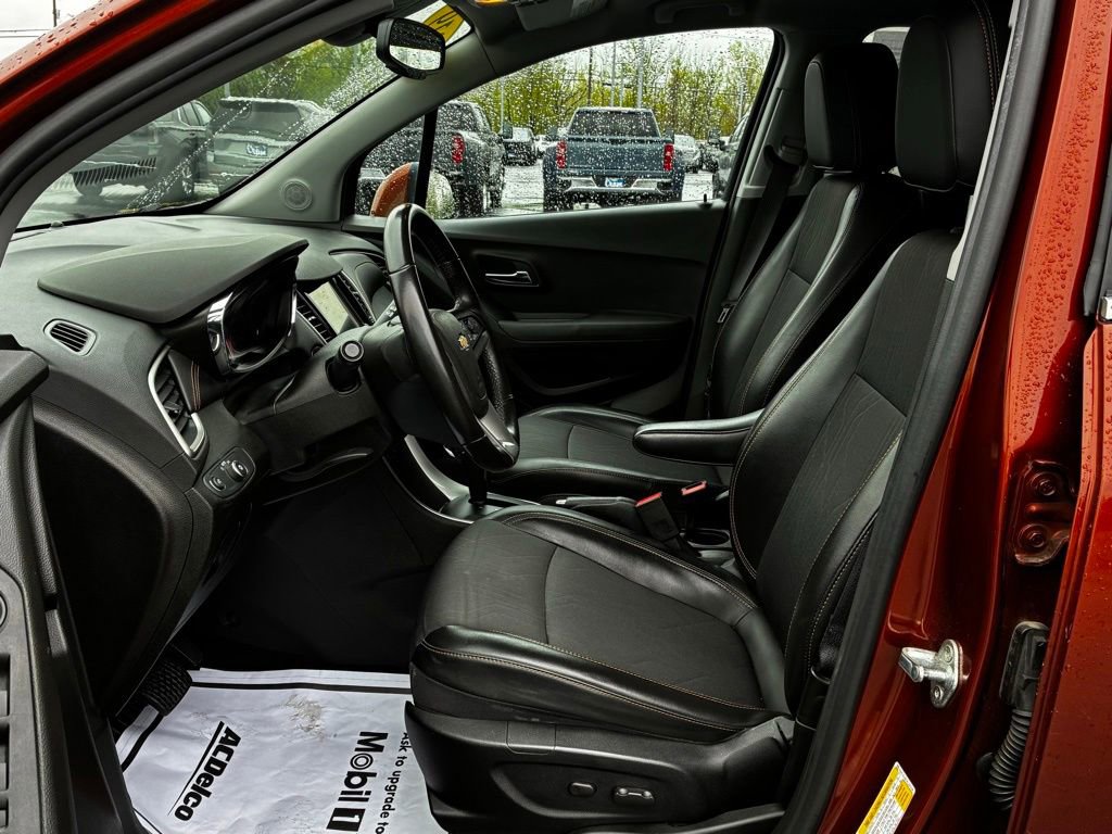 Used 2019 Chevrolet Trax LT w/ LT Convenience Package FWD image 15