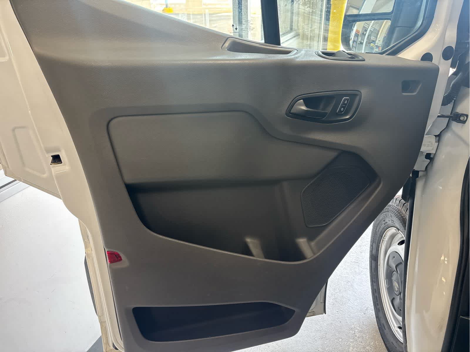 Used 2024 Ford Transit 250 148 Medium Roof RWD image 19