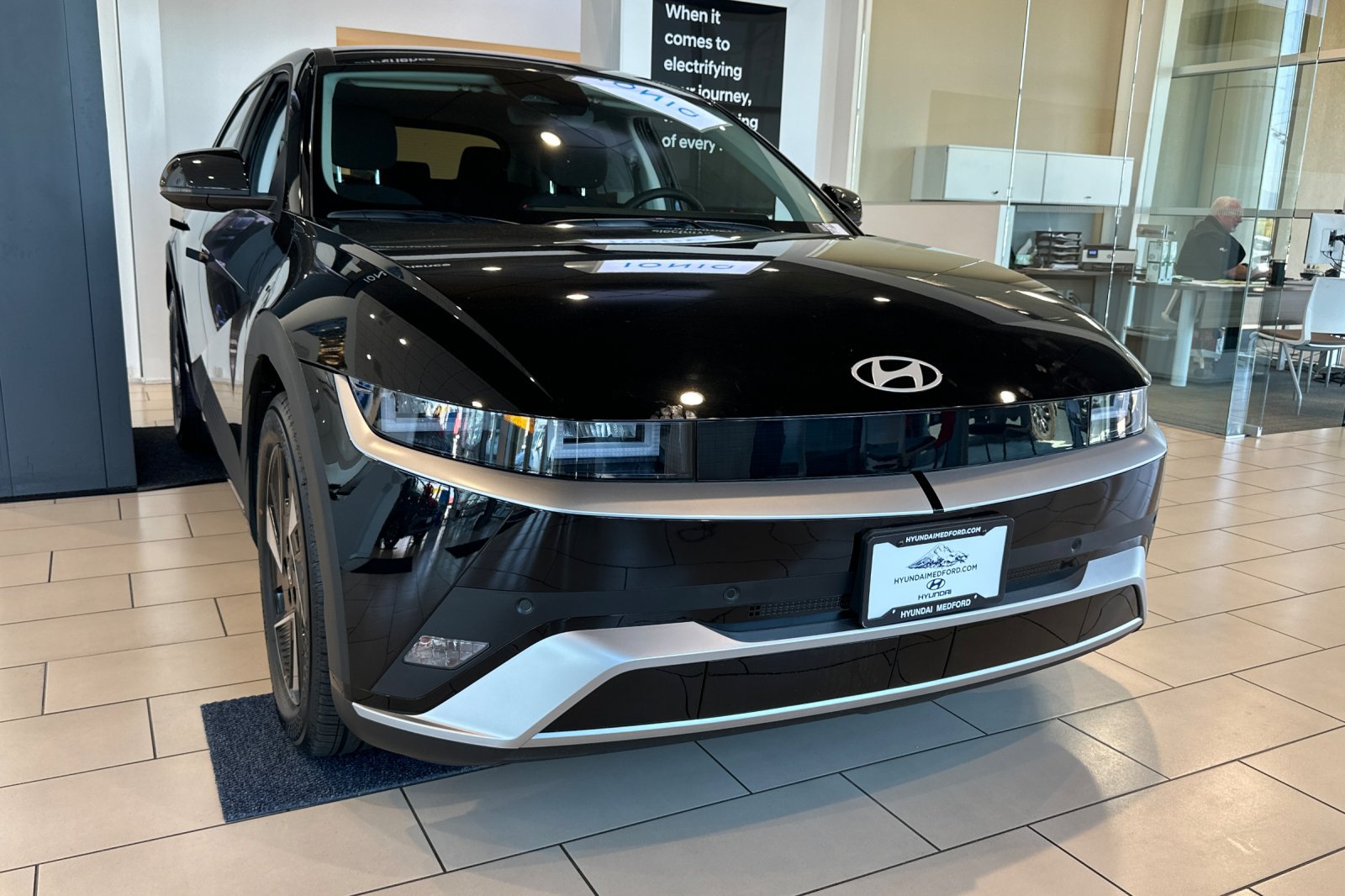 New 2026 Hyundai Ioniq 5 SE AWD/4WD image 9