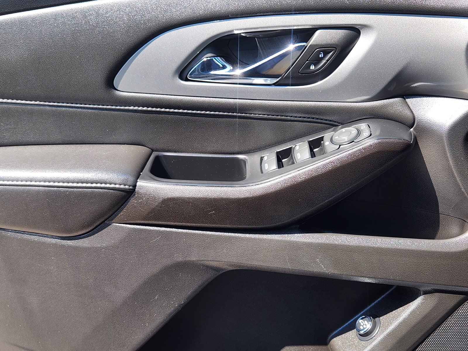 Used 2023 Chevrolet Traverse LT FWD image 20