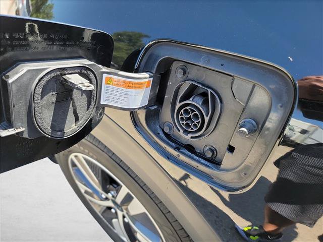 Used 2020 Kia Niro EX Premium FWD image 9
