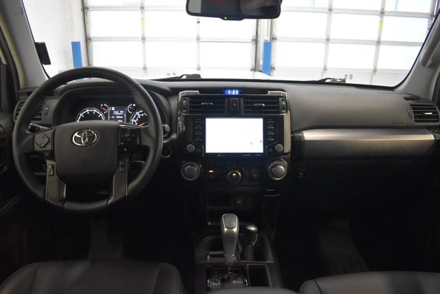 Used 2021 Toyota 4Runner TRD Off-Road Premium w/ Moonroof Package AWD/4WD image 5