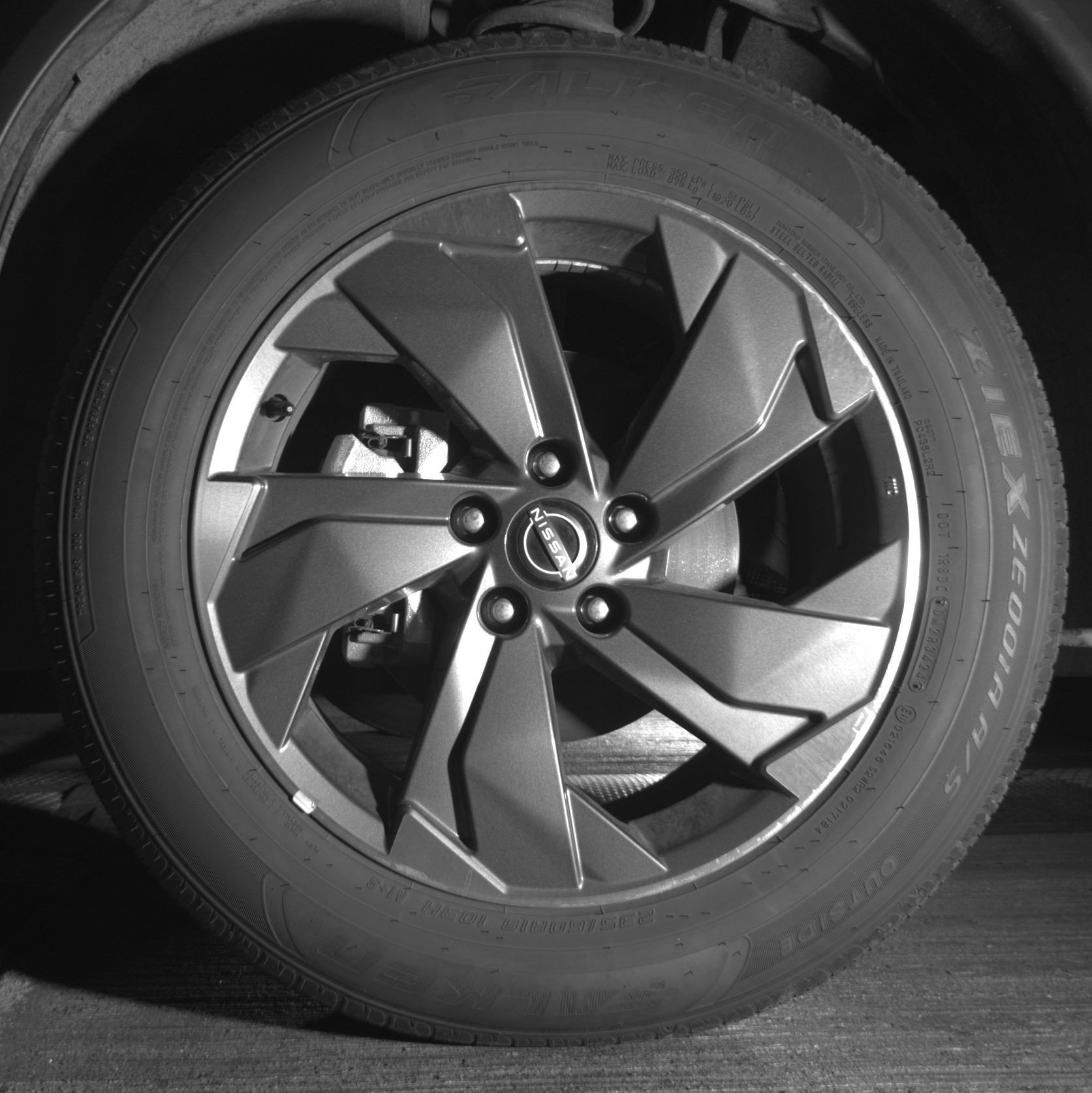 Used 2025 Nissan Rogue SV FWD image 12