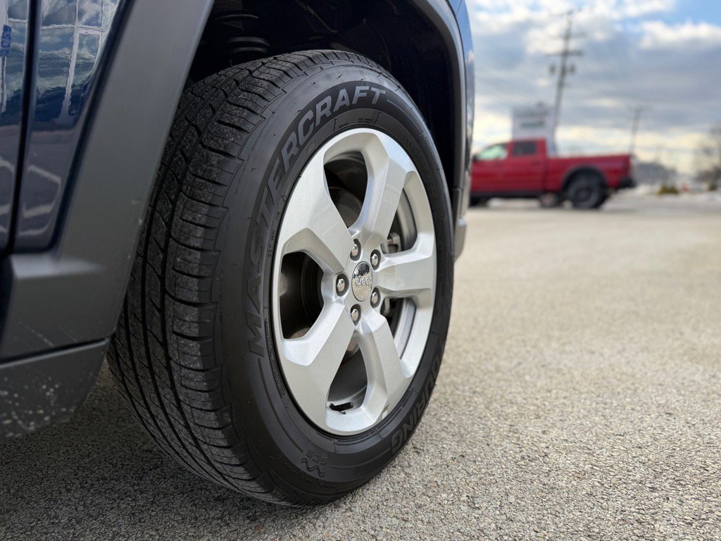 Used 2019 Jeep Compass Latitude w/ Cold Weather Group image 24