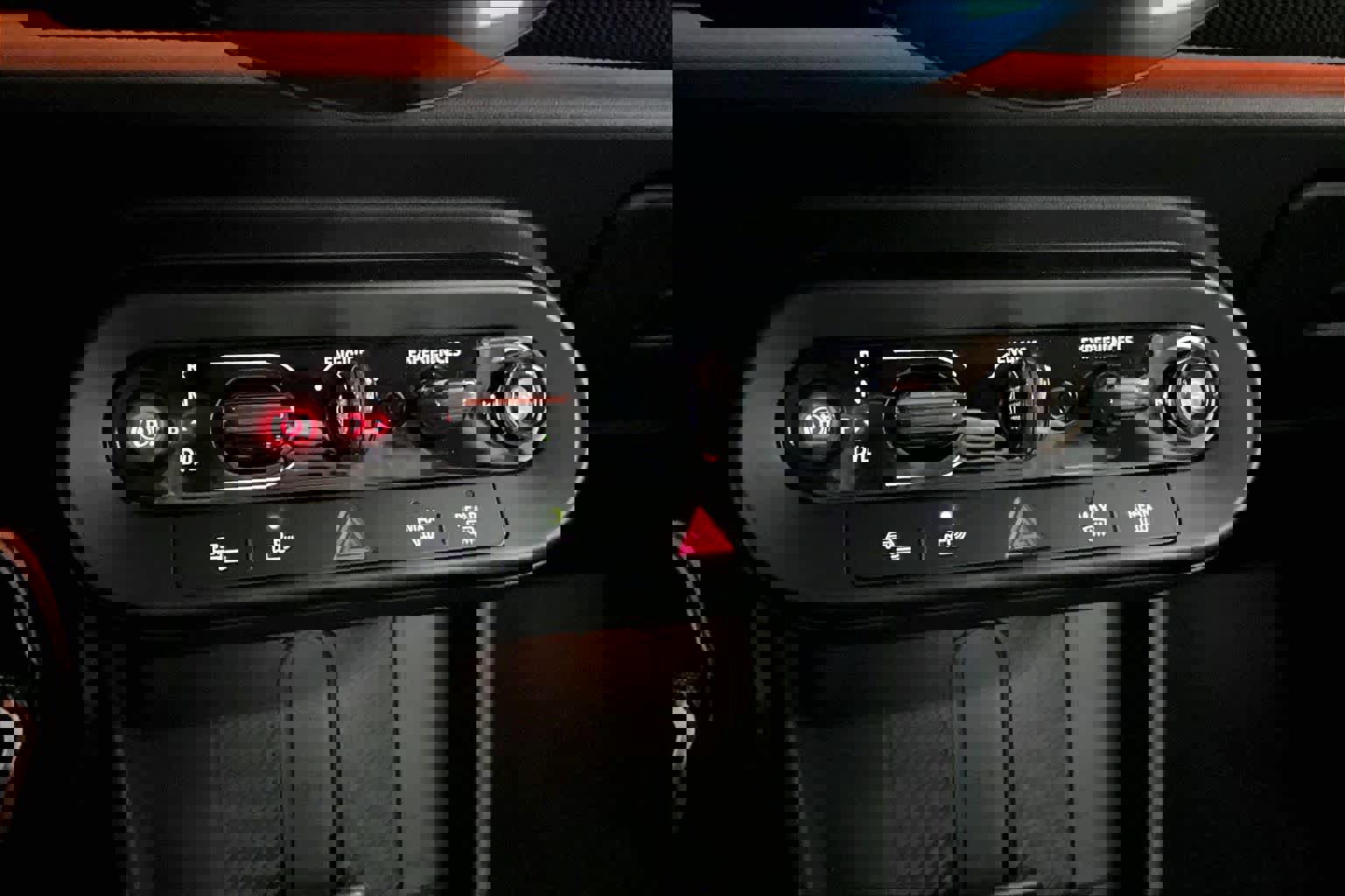 Used 2025 MINI Cooper 2-Door Hardtop image 34